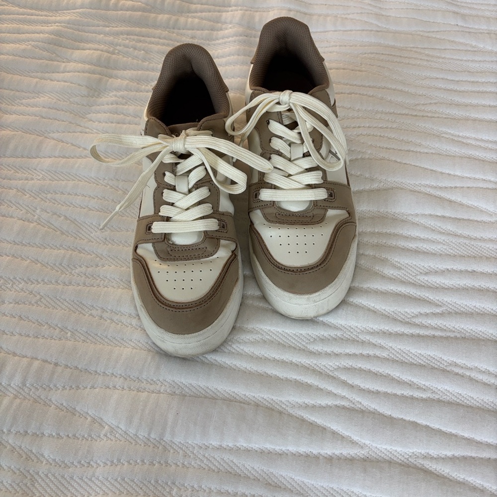 Calvin Klein Jeans White and Tan Sneakers size 8.5